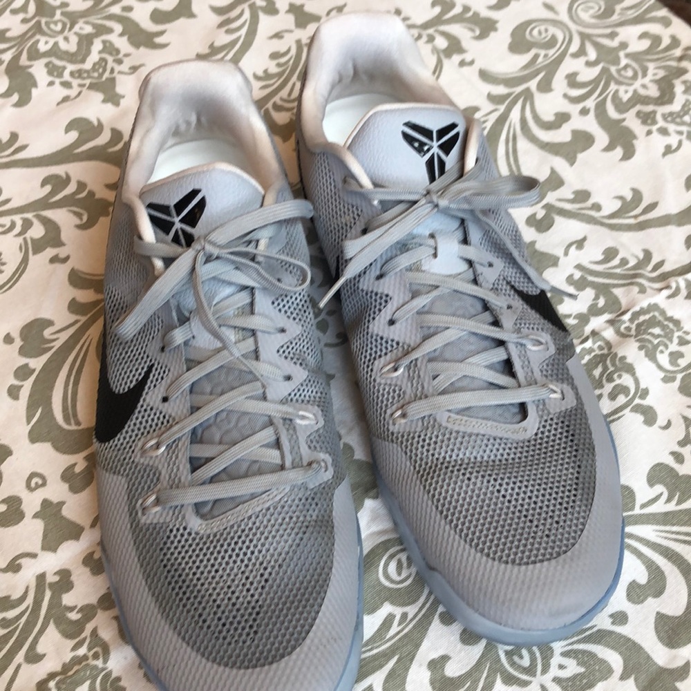 Size 18 Kobe Bryant Nike Tennis Shoes